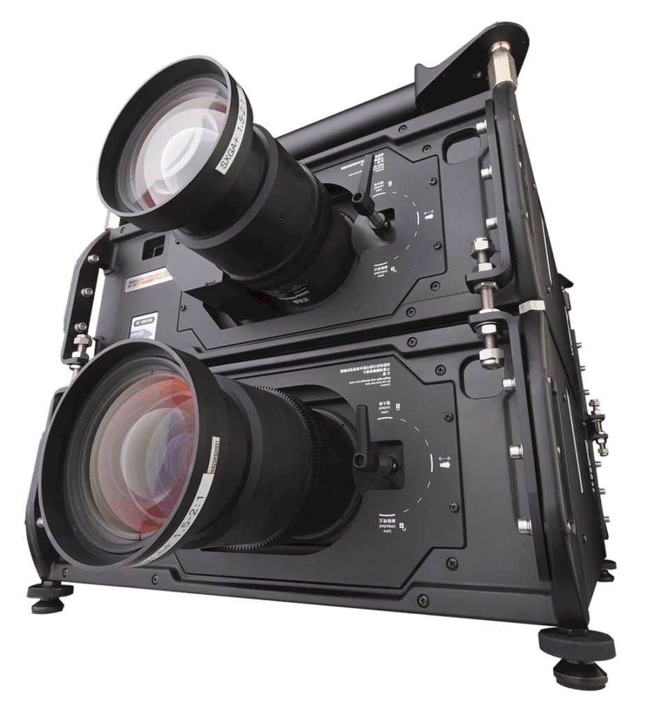 Digital Projection TITAN Super Quad w Svoboda Multimedia Muzyka i Technologia